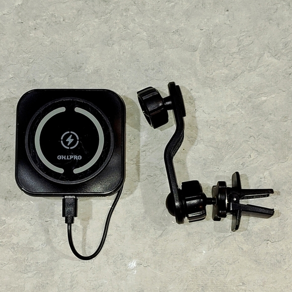 CELLPHONE ACCESSORIES BUNDLE CAR PHONE HOLDERS, TRI-POD, ARM BAND & OHL CHARGER - Picture 11 of 16